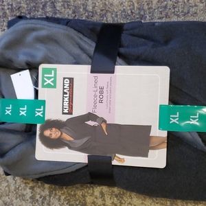 Kirkland Signature Ladies' Fleece Lined Robe XL